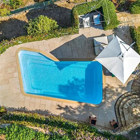 Stella 6, Emma * أرتْساكينا