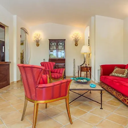 فيلة Stella 6, Emma