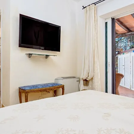 فيلة Stella 6, Emma أرتْساكينا